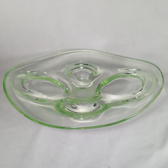 Czech Skrdlovice Uranium Glass Fruit Bowl UV Glow Vaseline Platter 60s Vintage - Picture 7 of 16